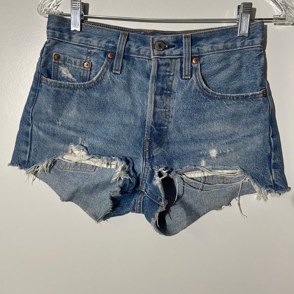 Levi’s Premium 501 Distressed Cut Off Denim Light Blue Shorts Women’s Size 28 - Picture 1 of 7
